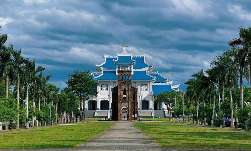 Xe từ La Vang đi Huế đưa đón tận nơi giá rẻ